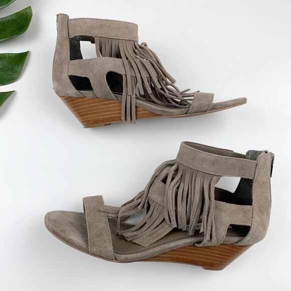 Steve Madden Amaaya Fringe Sandals Wedge Heel Tan Suede Women's 6.5 - Picture 7 of 10